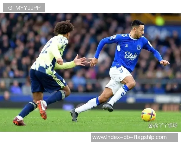 利兹联主场迎战埃弗顿双方争夺英超宝贵积分的激烈对决 利兹联主场迎战埃弗顿双方争夺英超宝贵积分的激烈对决